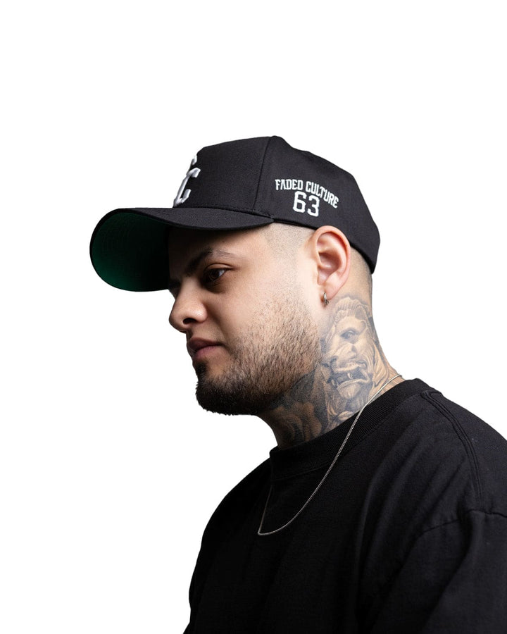 Gorra deportiva con visera ajustable con motivo del primer aniversario 