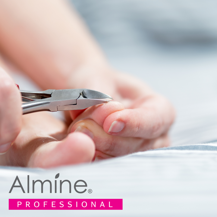 Almine Pedicure Set, 20 Pieces with Travel Bag