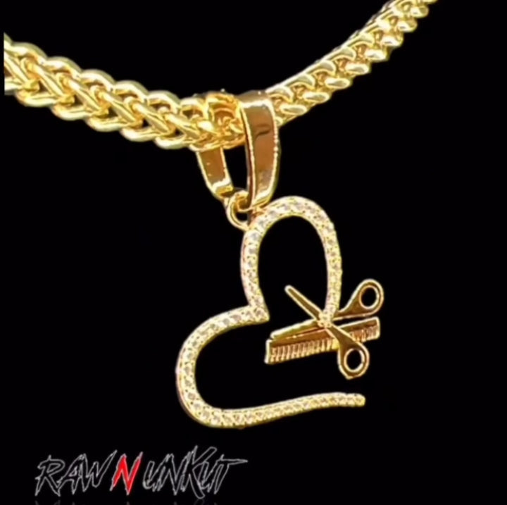 COLGANTE + CADENA DE CORAZÓN, TIJERA Y PEINE RAW N UNKUT