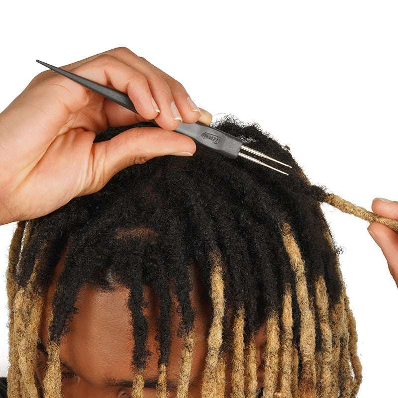 Annie Dreadlocks Crotchet Needle with Pik 2-Hook 0.5mm, 1 Count, Assorted Colors