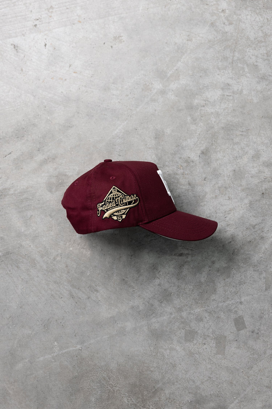 Gorra deportiva con visera ajustable con motivo del primer aniversario 